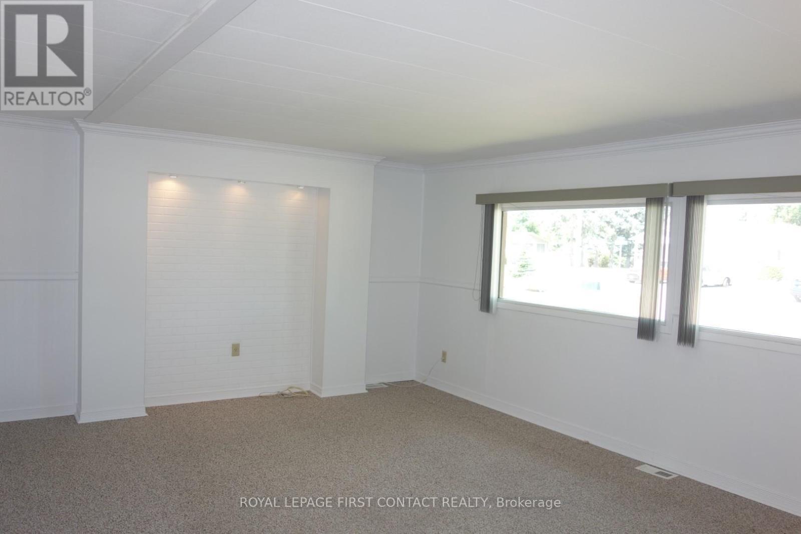 












25 HAWTHORNE DRIVE

,
Innisfil,




Ontario
L9S1P1

