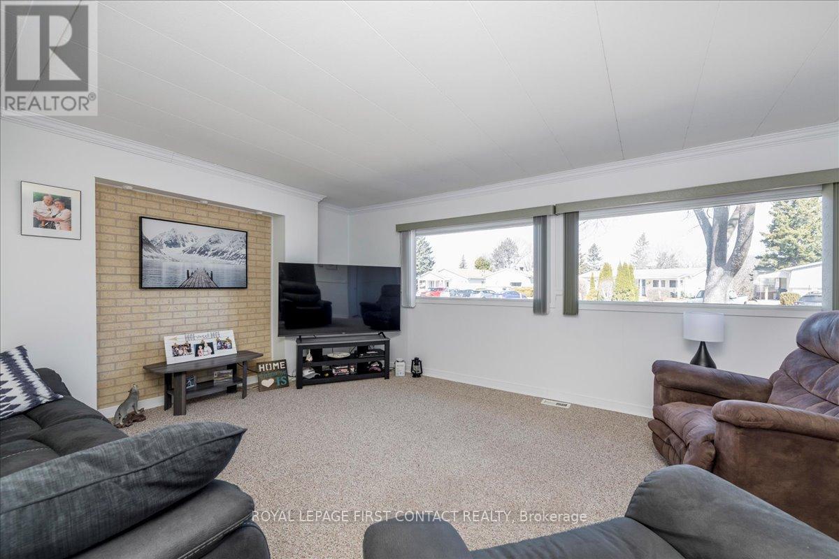 












25 HAWTHORNE DRIVE

,
Innisfil,




Ontario
L9S1P1


