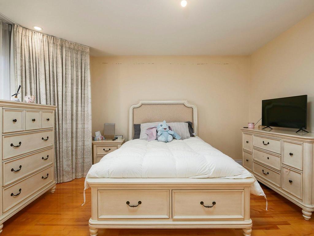 









1069


Rue des Crocus

,
Laval (Sainte-Dorothée),




QC
H7Y2H6

