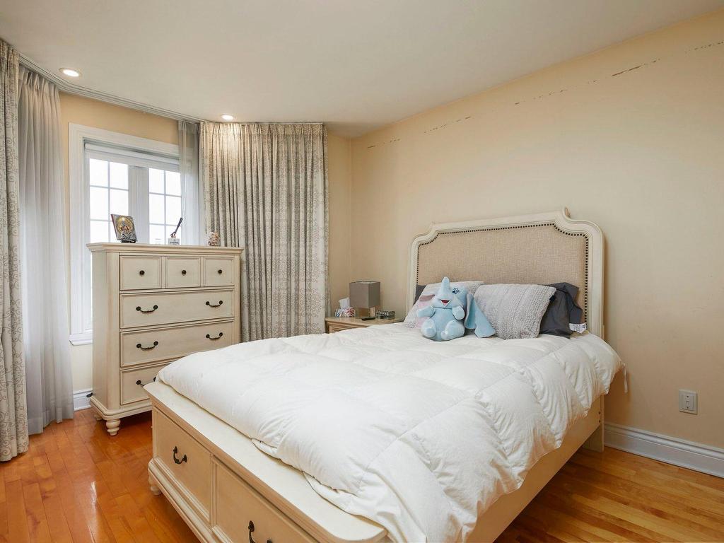 









1069


Rue des Crocus

,
Laval (Sainte-Dorothée),




QC
H7Y2H6

