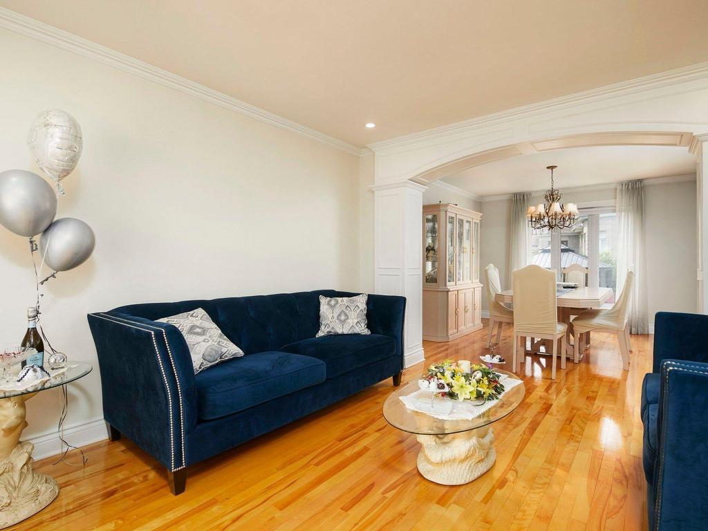 









1069


Rue des Crocus

,
Laval (Sainte-Dorothée),




QC
H7Y2H6

