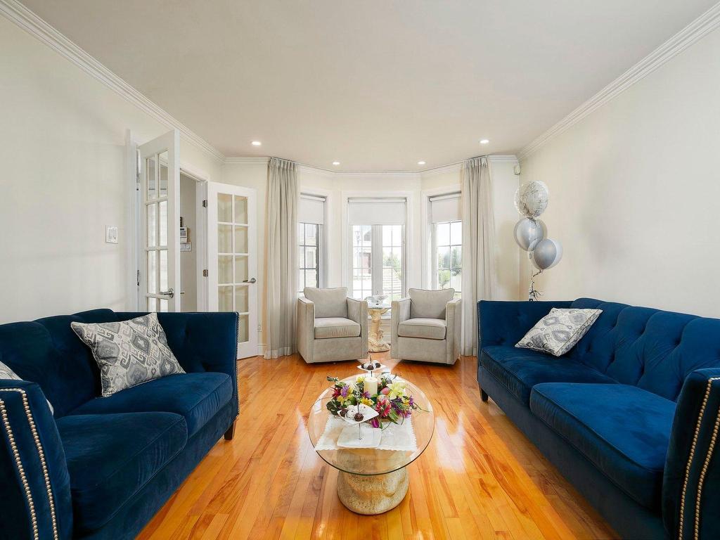 









1069


Rue des Crocus

,
Laval (Sainte-Dorothée),




QC
H7Y2H6

