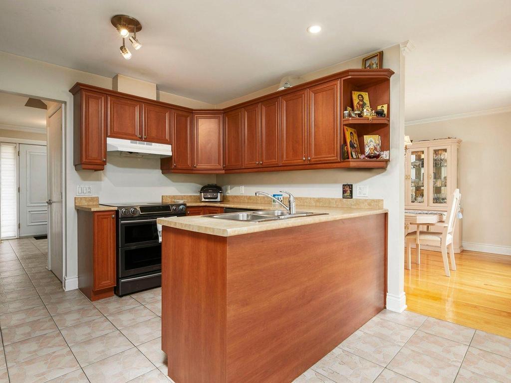









1069


Rue des Crocus

,
Laval (Sainte-Dorothée),




QC
H7Y2H6

