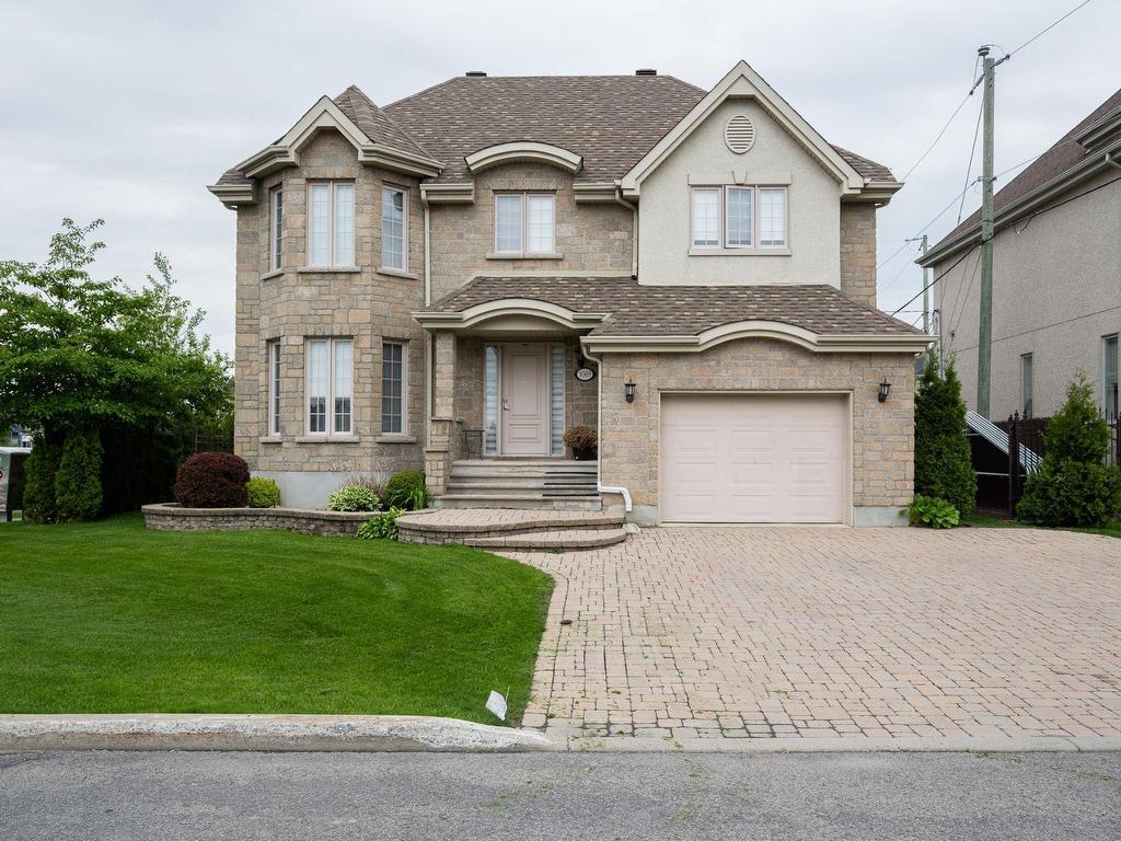 









1069


Rue des Crocus

,
Laval (Sainte-Dorothée),




QC
H7Y2H6

