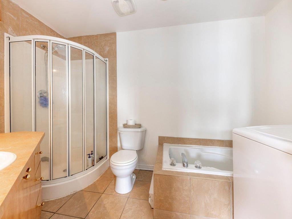 









2141


Av. Albert-Murphy

,
Laval (Chomedey),




QC
H7T2Y6

