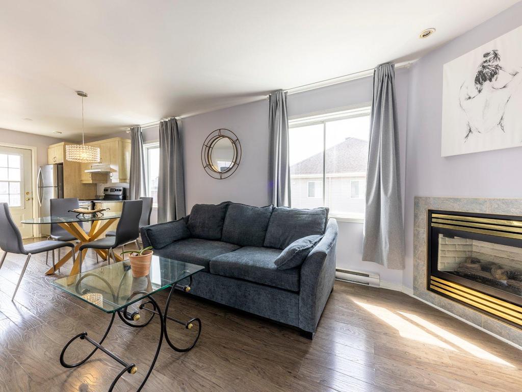









2141


Av. Albert-Murphy

,
Laval (Chomedey),




QC
H7T2Y6

