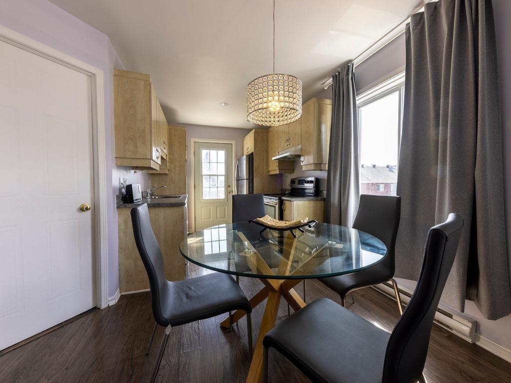 









2141


Av. Albert-Murphy

,
Laval (Chomedey),




QC
H7T2Y6

