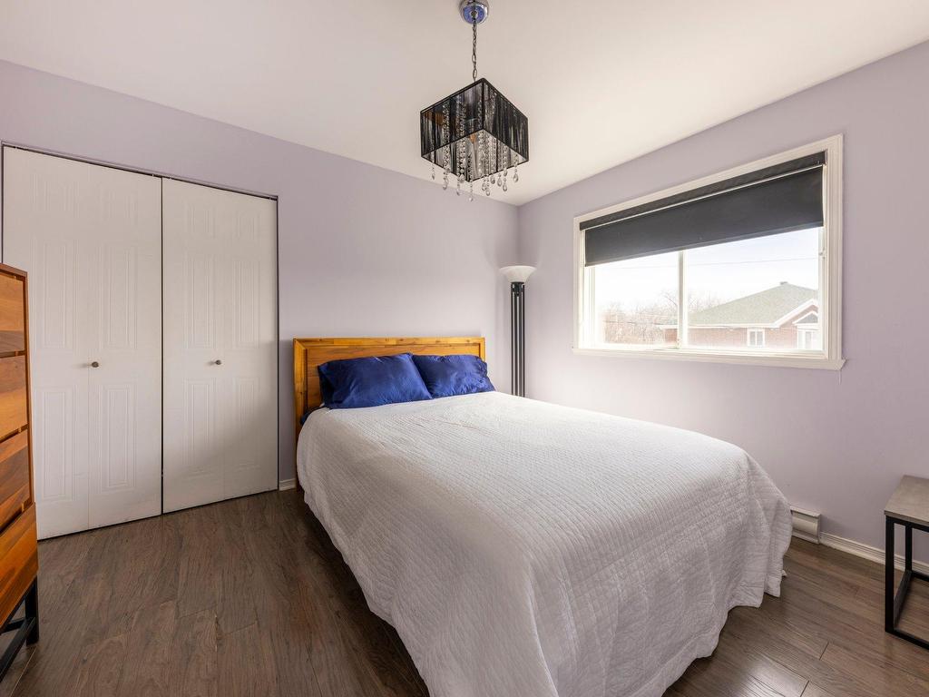 









2141


Av. Albert-Murphy

,
Laval (Chomedey),




QC
H7T2Y6

