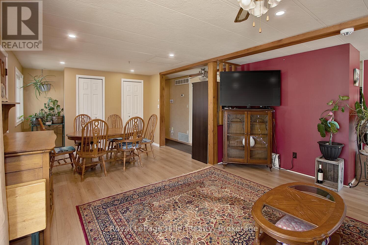 












229 BEECH STREET

,
Perth East (Crystal Lake),




Ontario
N5A6S6

