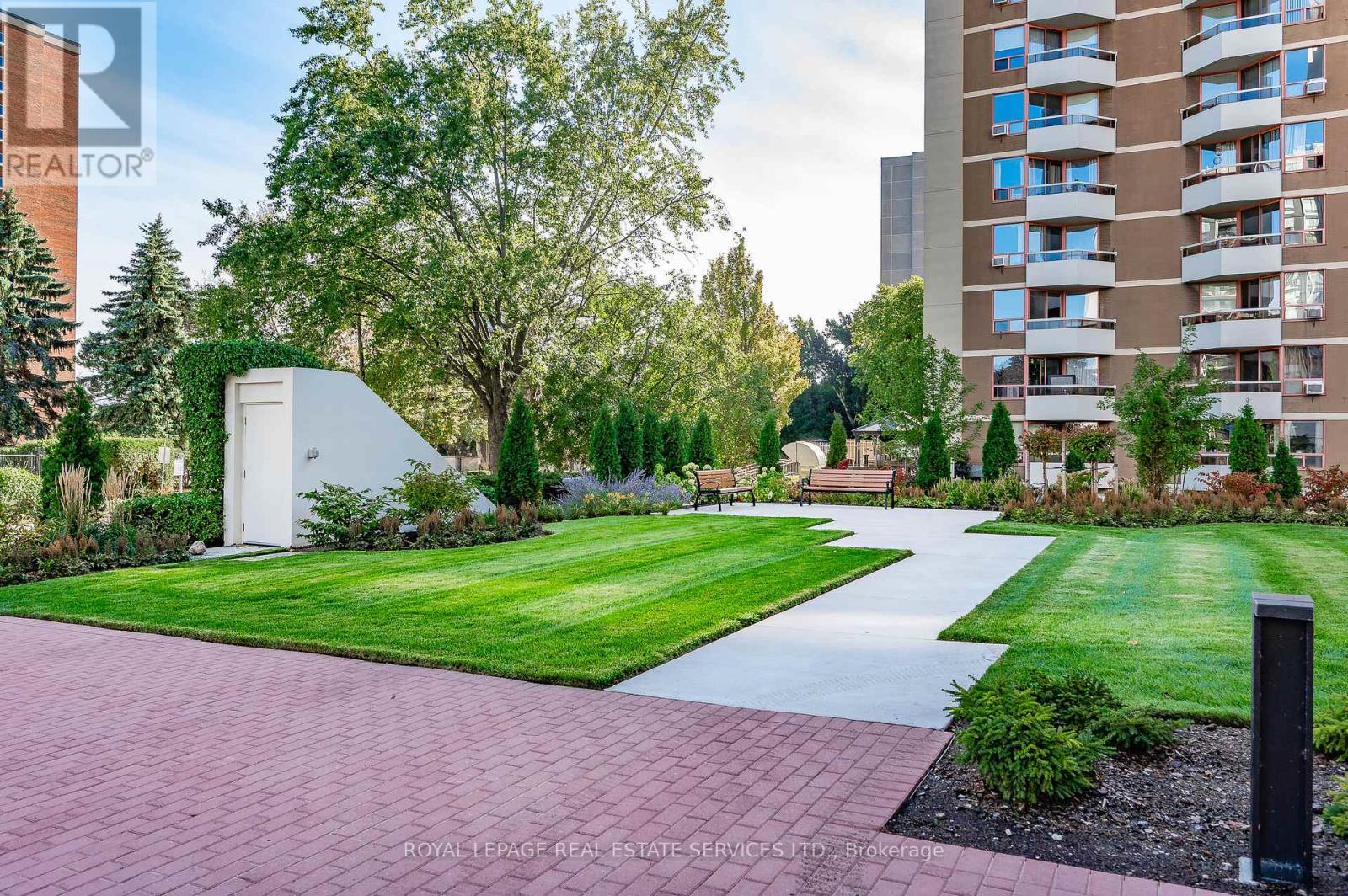 












301 - 2185 MARINE DRIVE

,
Oakville,




Ontario
L6L5L6

