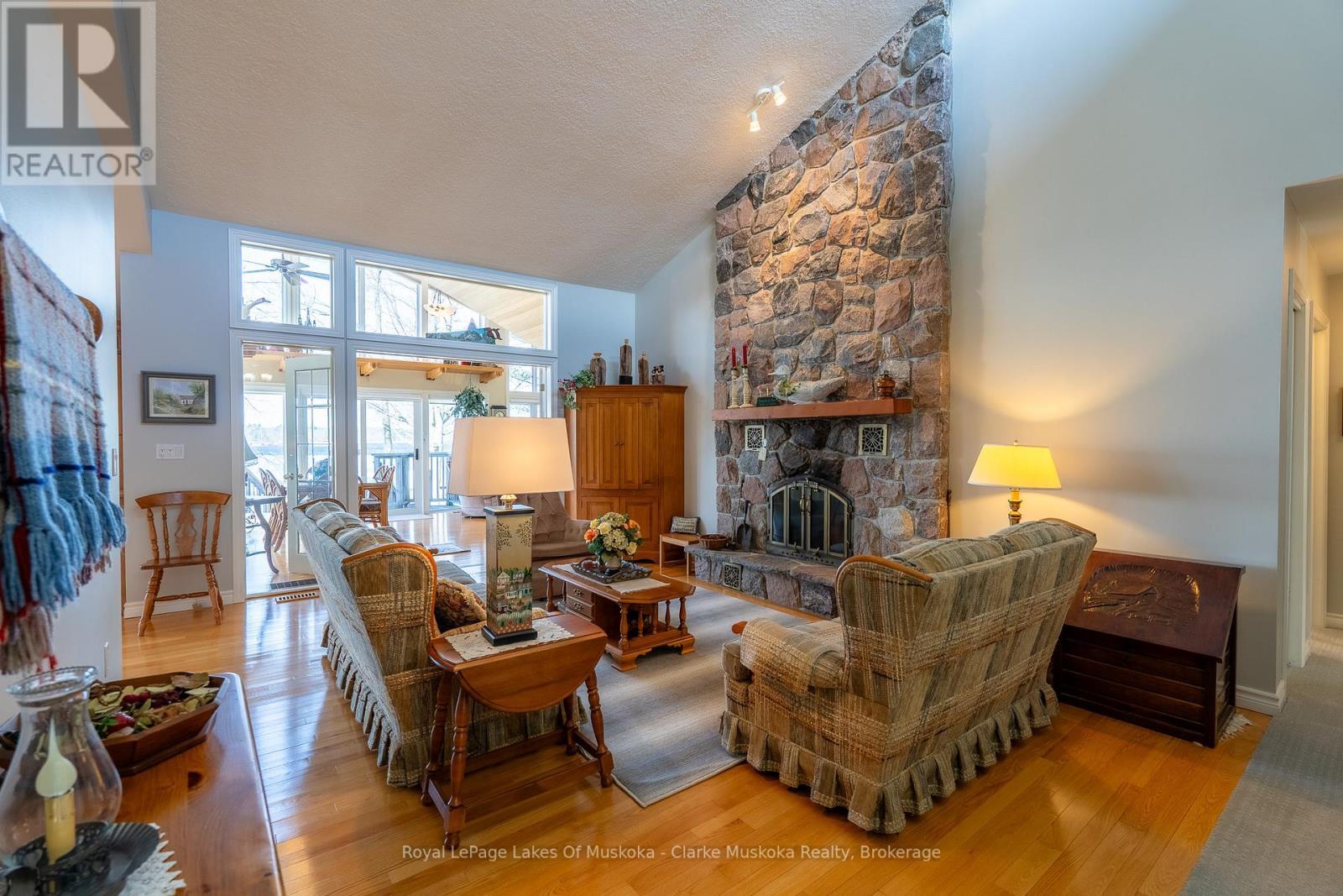 












2612 BAGULEY ROAD

,
Severn (Port Severn),




Ontario
L0K1S0

