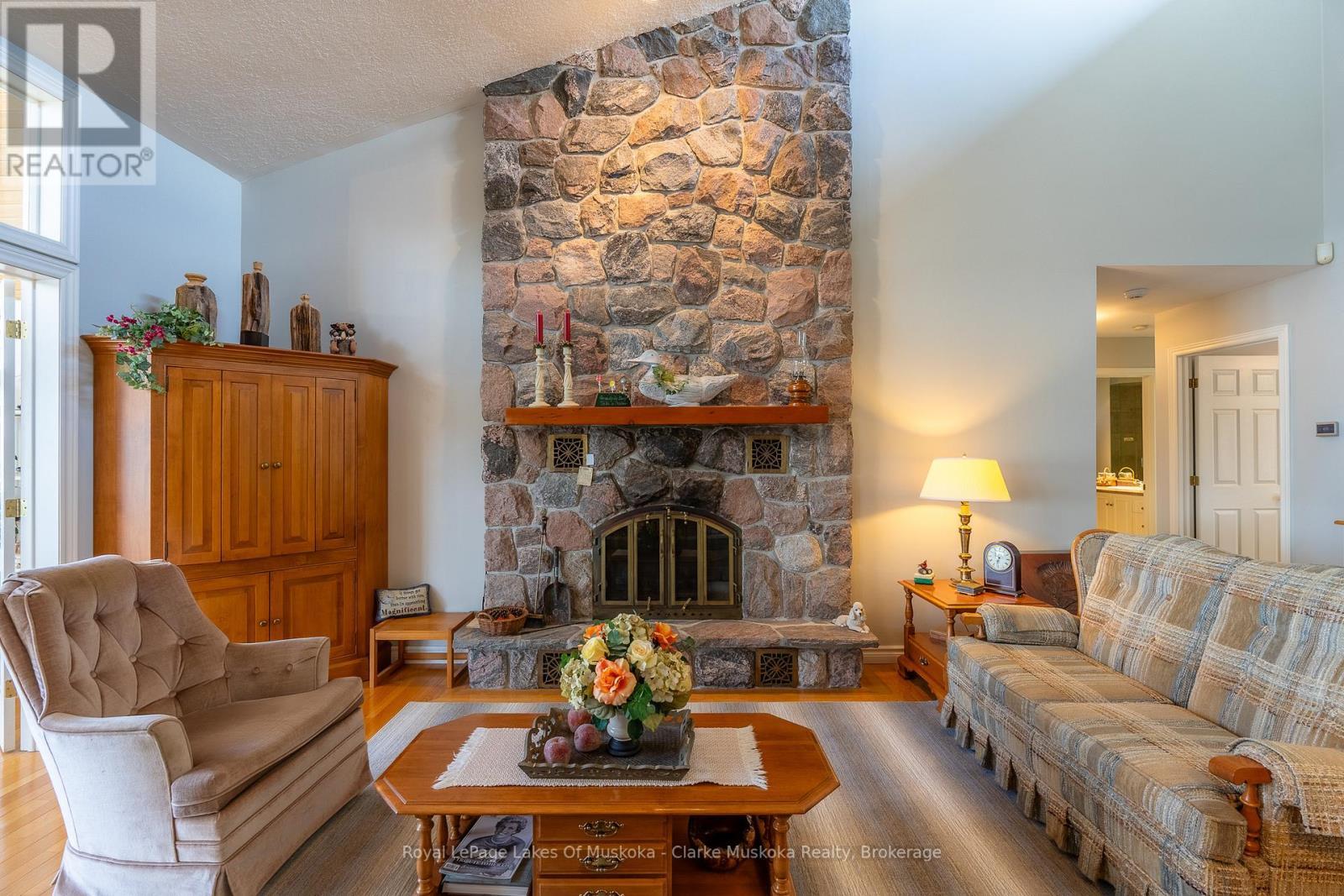 












2612 BAGULEY ROAD

,
Severn (Port Severn),




Ontario
L0K1S0


