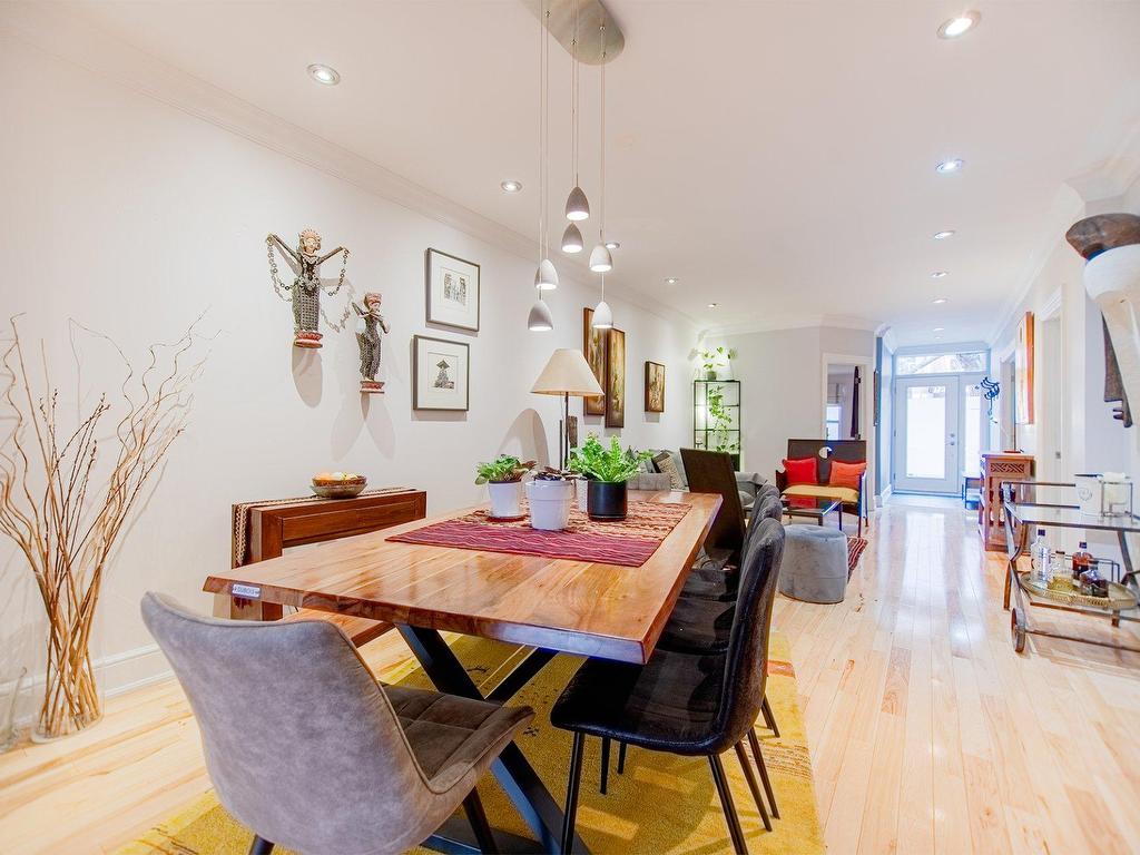 









5119


Av. de l'Esplanade

,
Montréal (Le Plateau-Mont-Royal),




QC
H2T2Z2

