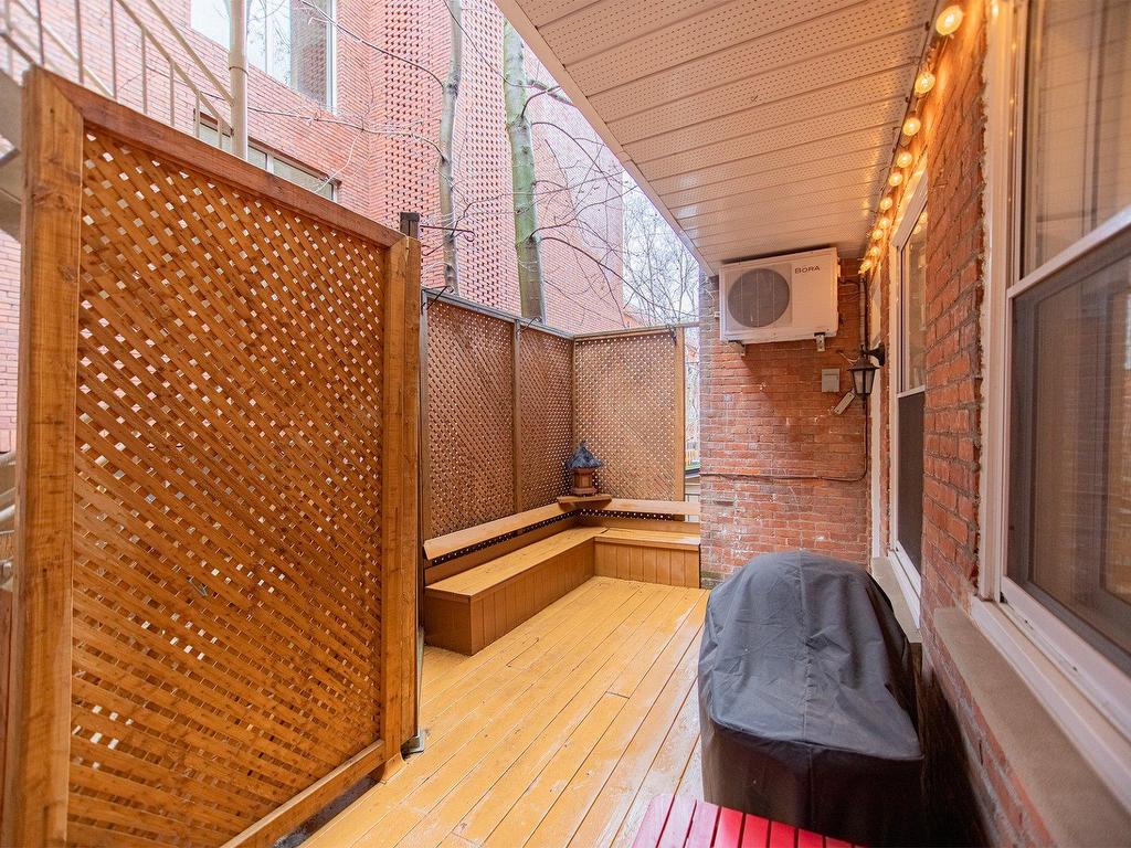 









5119


Av. de l'Esplanade

,
Montréal (Le Plateau-Mont-Royal),




QC
H2T2Z2

