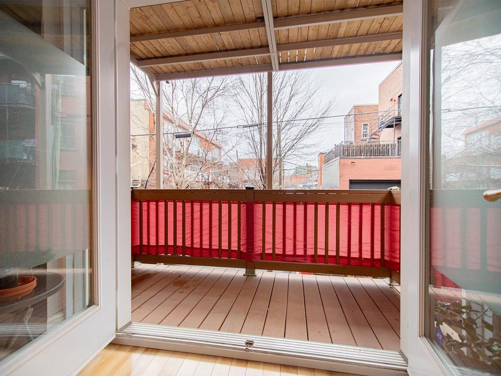 









5119


Av. de l'Esplanade

,
Montréal (Le Plateau-Mont-Royal),




QC
H2T2Z2

