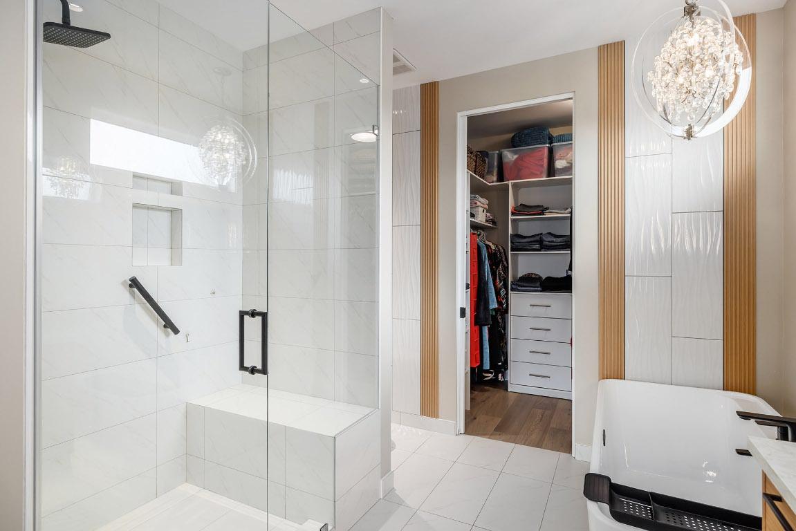 









9814


Beacon Hill

Crescent,
Lake Country,




BC
V4V 0A9

