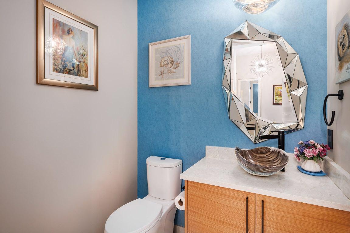 









9814


Beacon Hill

Crescent,
Lake Country,




BC
V4V 0A9

