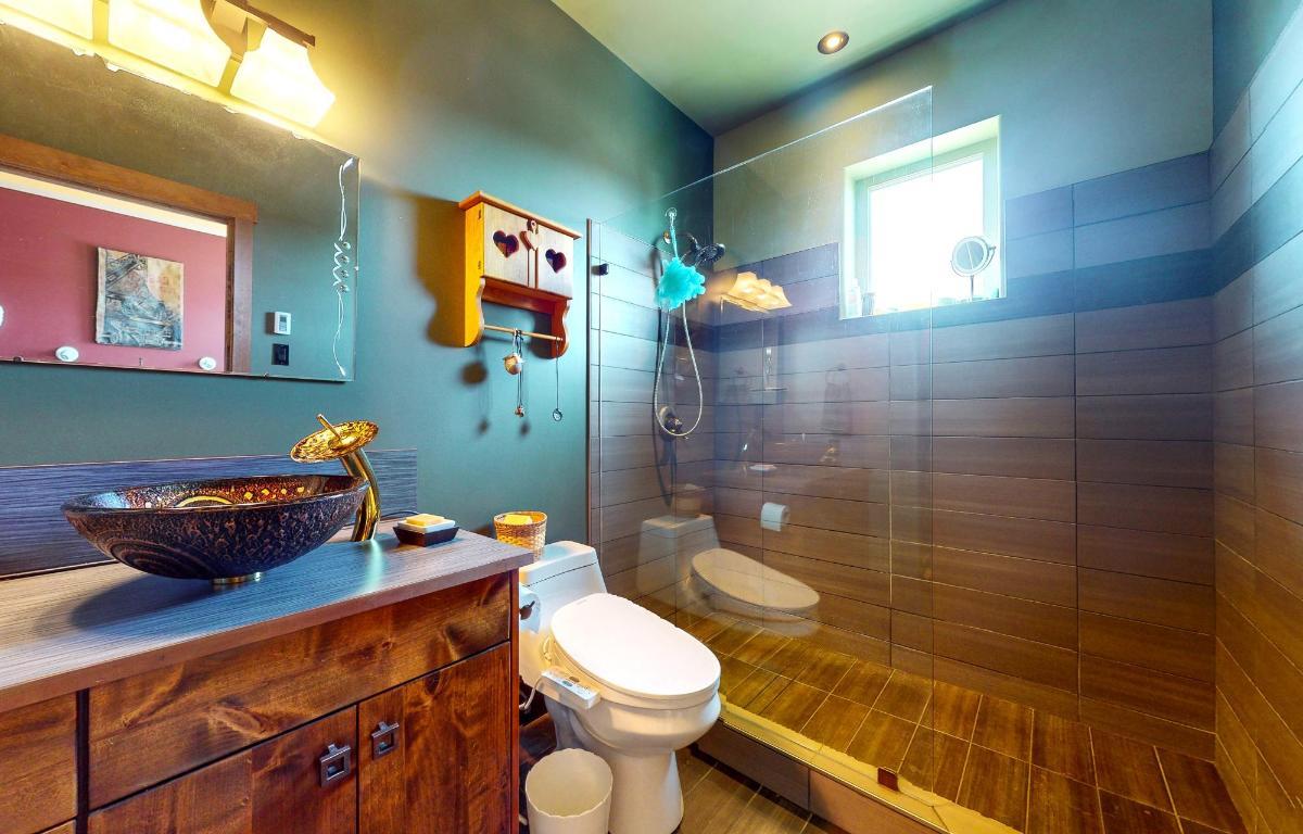 









530


CUMMINGS

Road,
Kimberley,




BC
V1A 2E1

