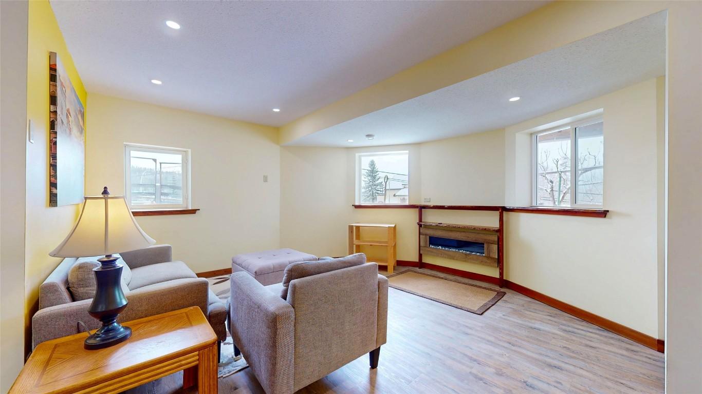 









530


CUMMINGS

Road,
Kimberley,




BC
V1A 2E1

