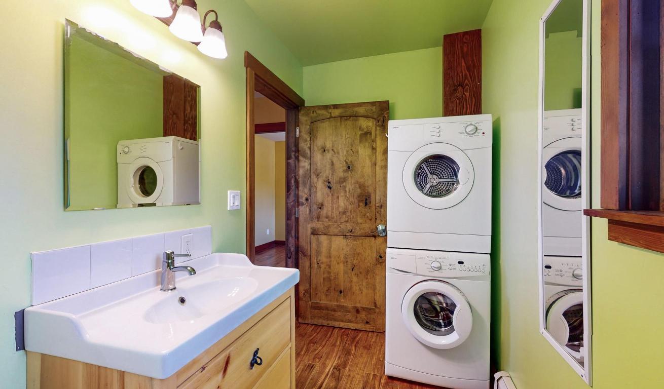 









530


CUMMINGS

Road,
Kimberley,




BC
V1A 2E1

