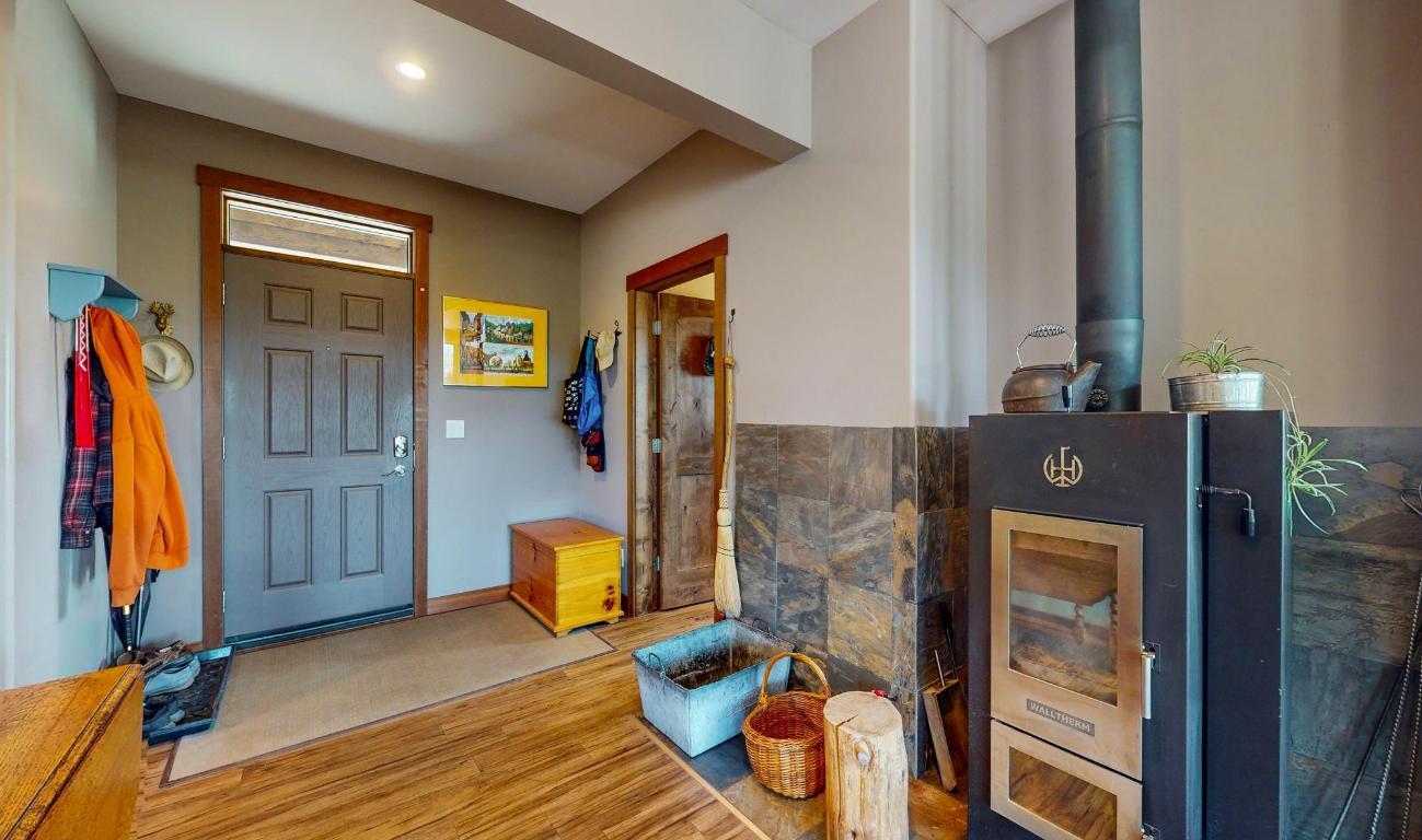 









530


CUMMINGS

Road,
Kimberley,




BC
V1A 2E1

