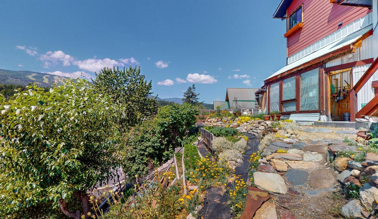 









530


CUMMINGS

Road,
Kimberley,




BC
V1A 2E1

