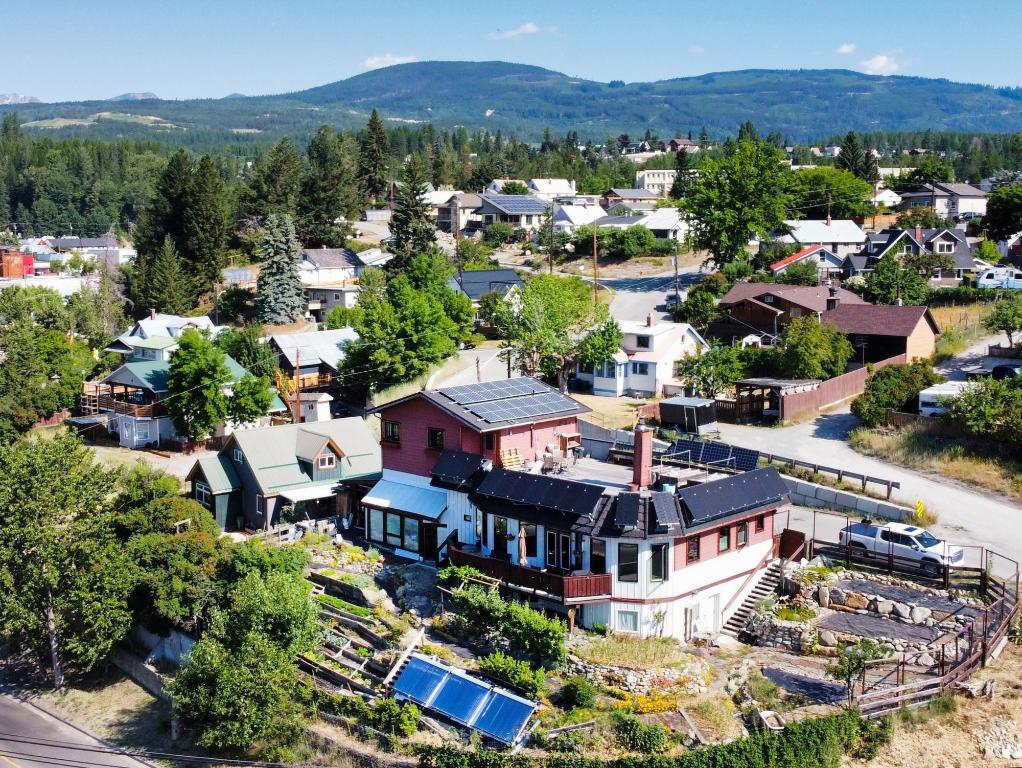 









530


CUMMINGS

Road,
Kimberley,




BC
V1A 2E1

