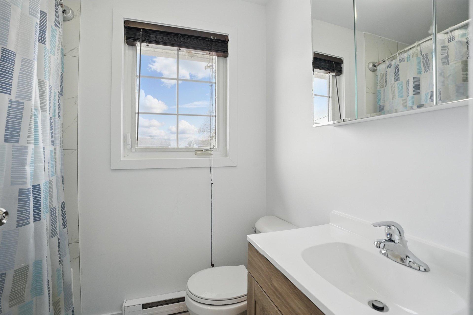 









114


Rue Lachapelle

,
Gatineau (Gatineau),




QC
J8T5G9

