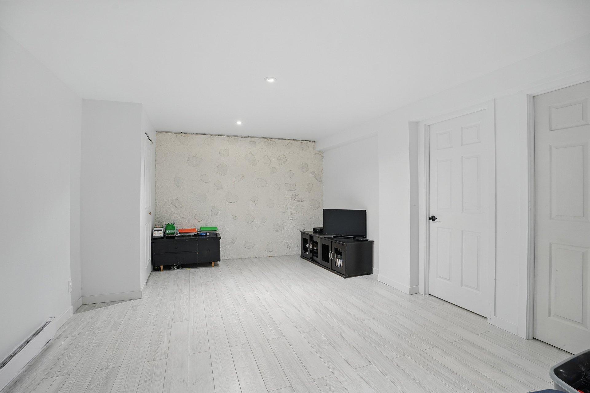 









114


Rue Lachapelle

,
Gatineau (Gatineau),




QC
J8T5G9

