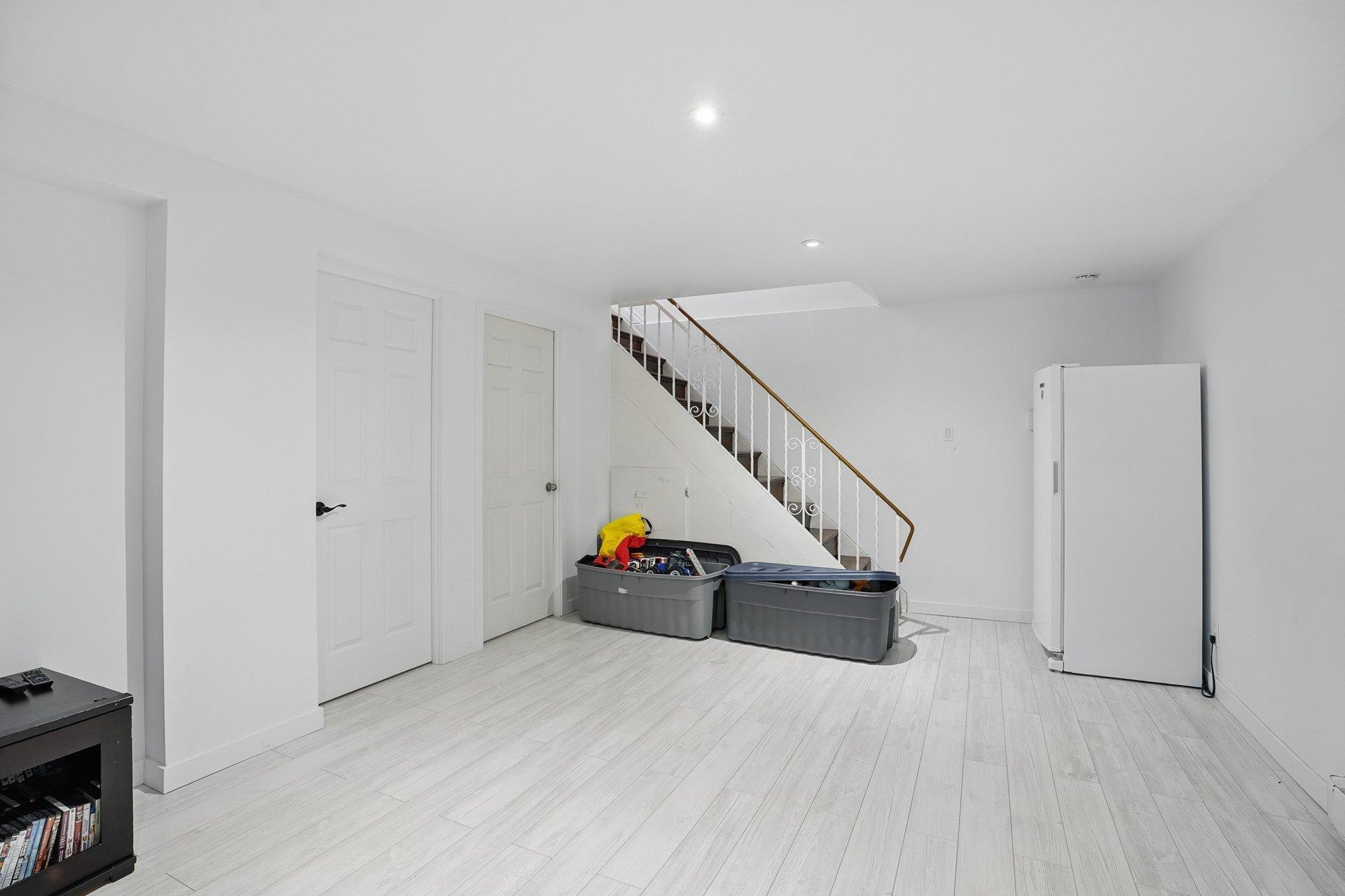 









114


Rue Lachapelle

,
Gatineau (Gatineau),




QC
J8T5G9

