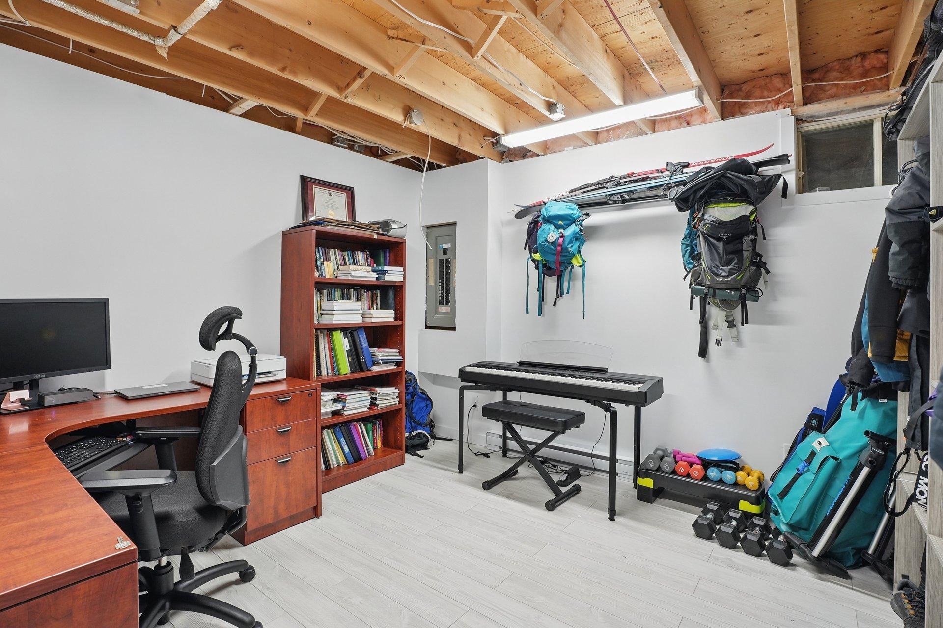 









114


Rue Lachapelle

,
Gatineau (Gatineau),




QC
J8T5G9

