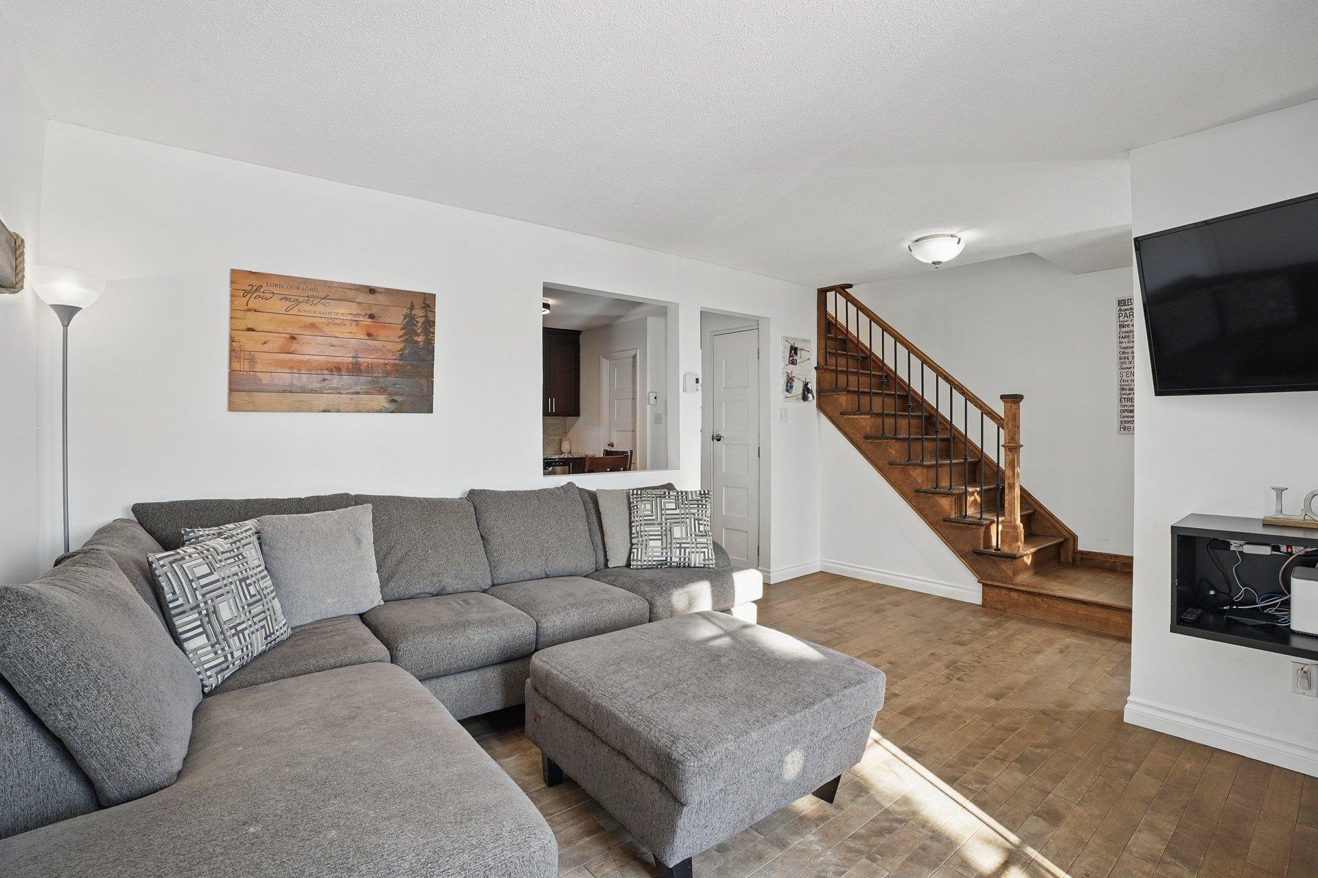 









114


Rue Lachapelle

,
Gatineau (Gatineau),




QC
J8T5G9

