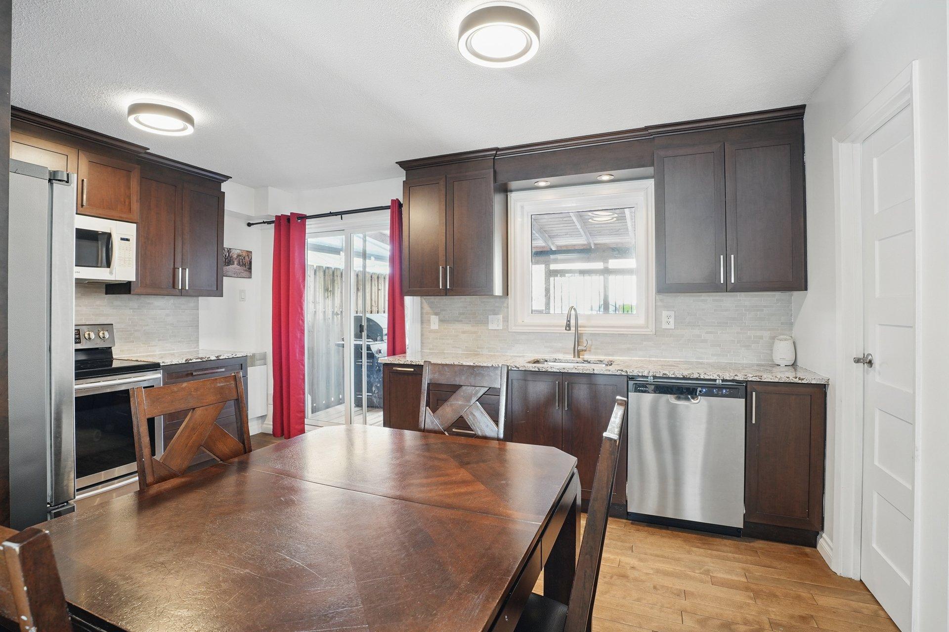 









114


Rue Lachapelle

,
Gatineau (Gatineau),




QC
J8T5G9

