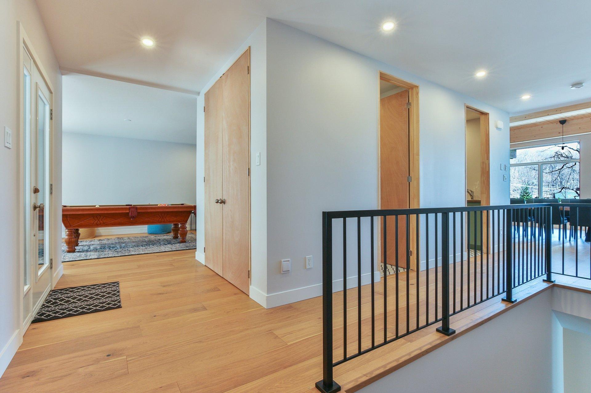 









205


Rue des Deux-Montagnes

,
Bromont,




QC
J2L1P2

