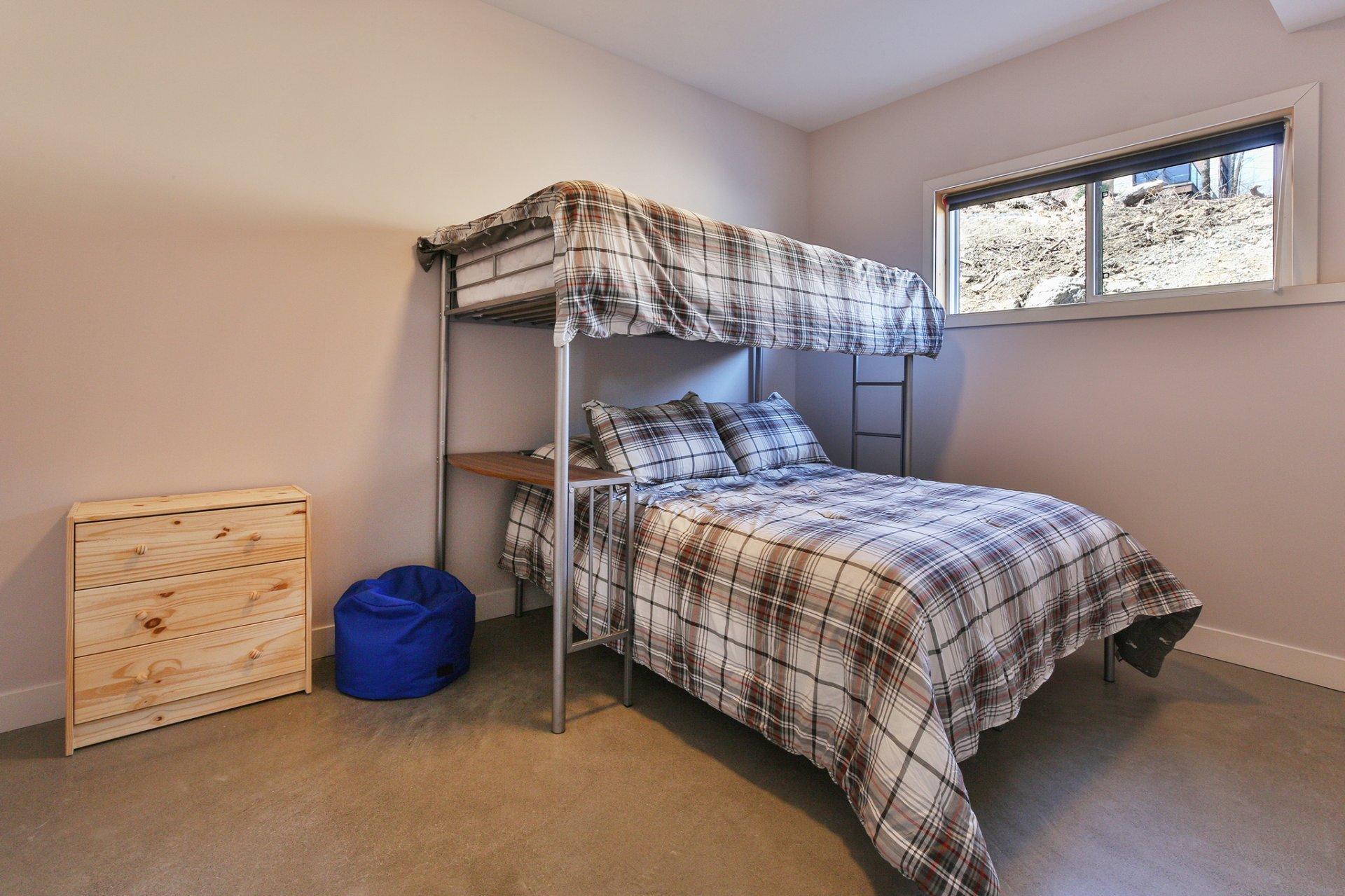 









205


Rue des Deux-Montagnes

,
Bromont,




QC
J2L1P2

