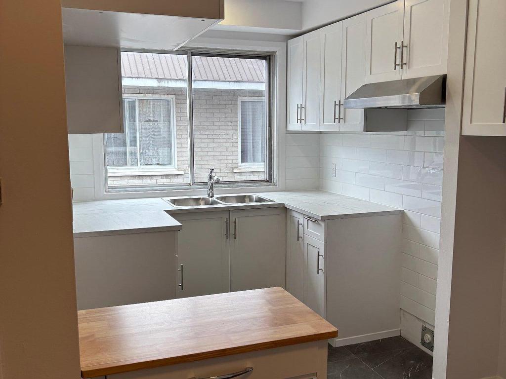 









5589


Boul. Léger

, 10,
Montréal (Montréal-Nord),




QC
H1G1K4

