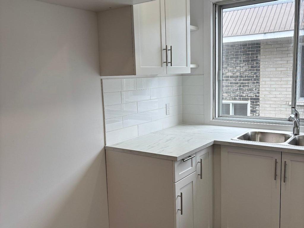 









5589


Boul. Léger

, 10,
Montréal (Montréal-Nord),




QC
H1G1K4

