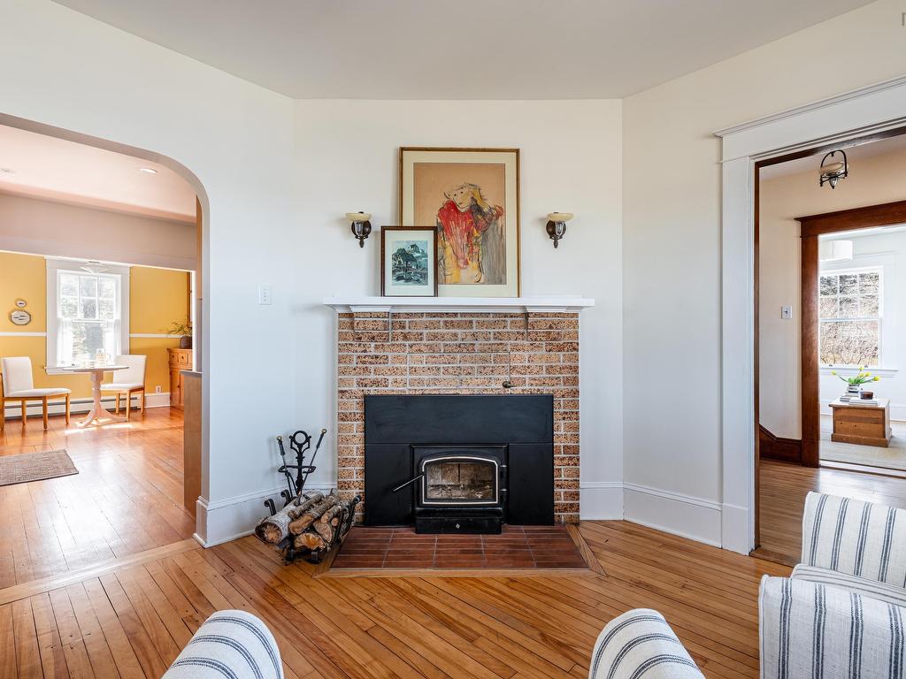 












9957 Peggys Cove Road

,
Hackett's Cove,




NS
B3Z 3J4


