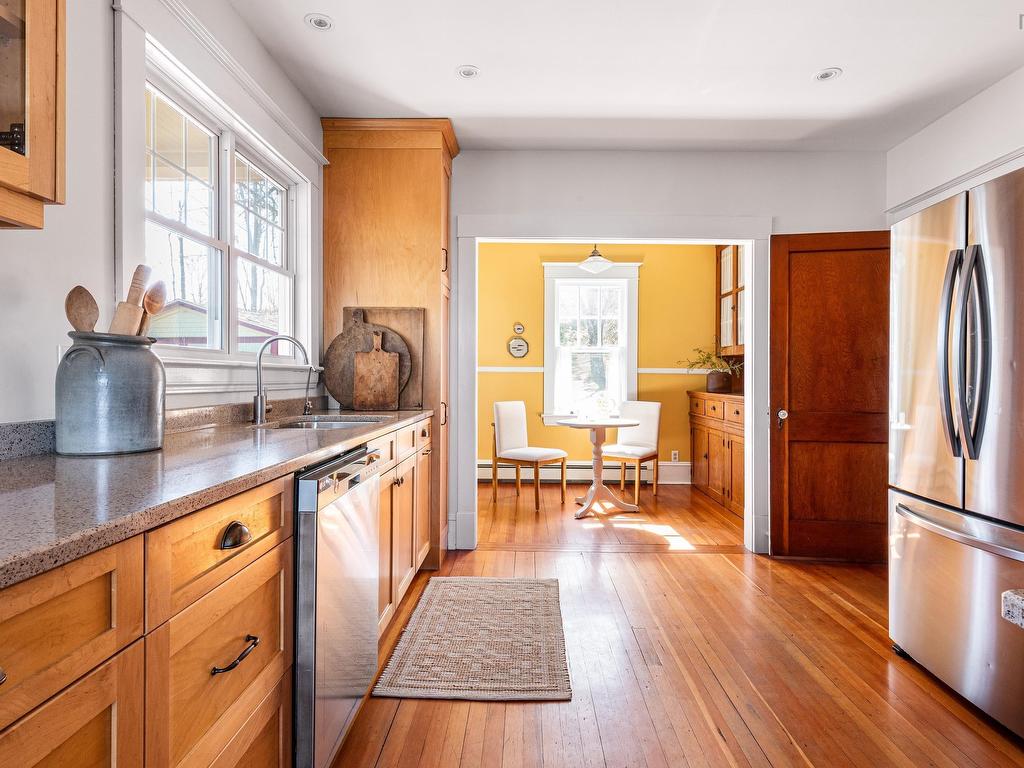












9957 Peggys Cove Road

,
Hackett's Cove,




NS
B3Z 3J4

