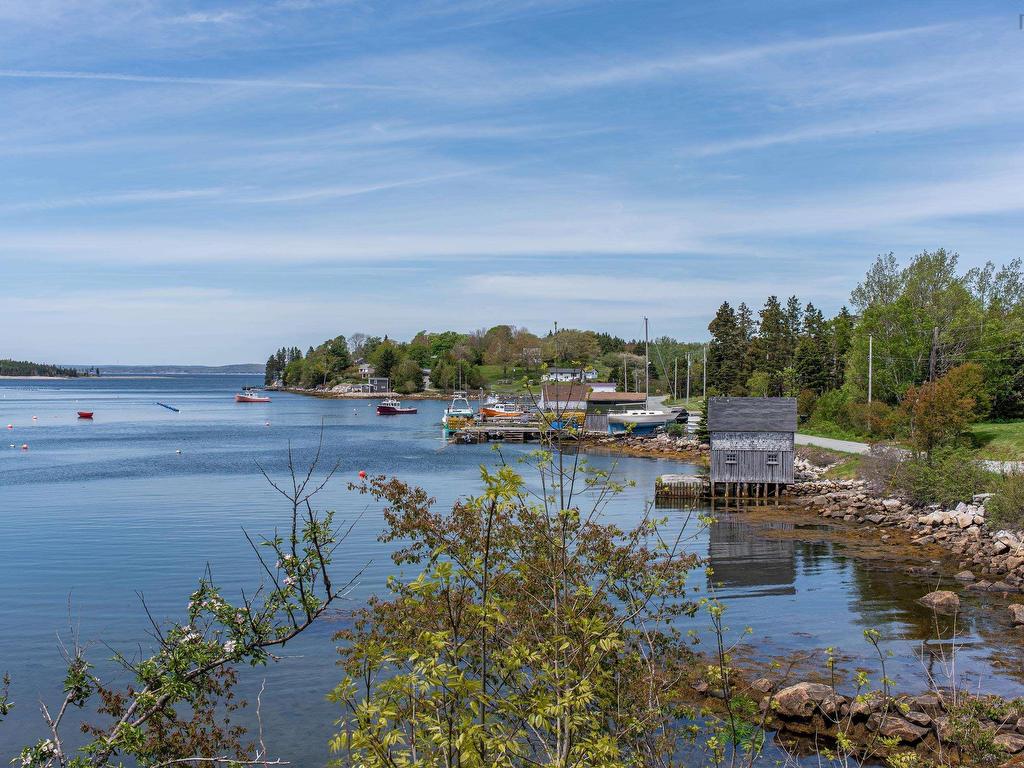












9957 Peggys Cove Road

,
Hackett's Cove,




NS
B3Z 3J4

