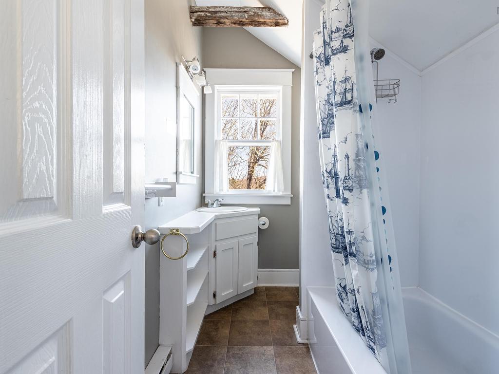 












9957 Peggys Cove Road

,
Hackett's Cove,




NS
B3Z 3J4

