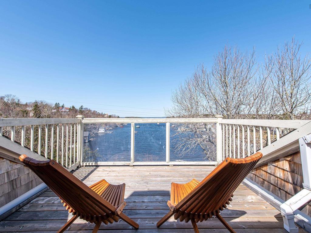 












9957 Peggys Cove Road

,
Hackett's Cove,




NS
B3Z 3J4

