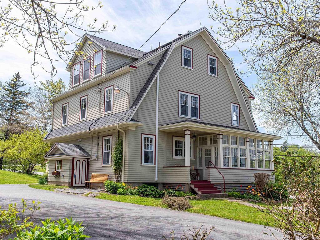 












9957 Peggys Cove Road

,
Hackett's Cove,




NS
B3Z 3J4

