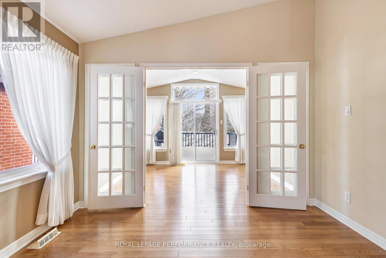 












45 COULSON COURT

,
Ottawa,




Ontario
K2K2X9

