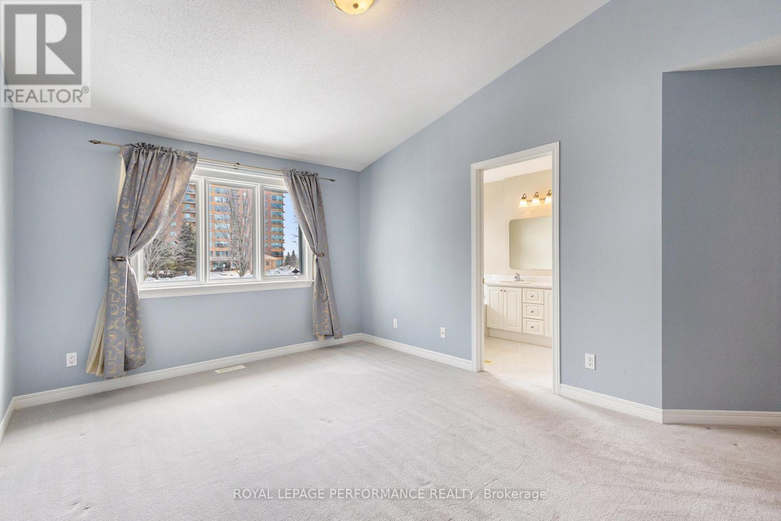 












45 COULSON COURT

,
Ottawa,




Ontario
K2K2X9

