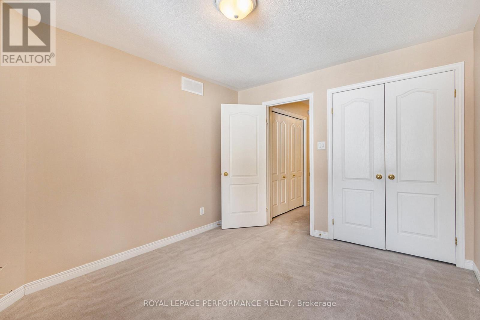 












45 COULSON COURT

,
Ottawa,




Ontario
K2K2X9

