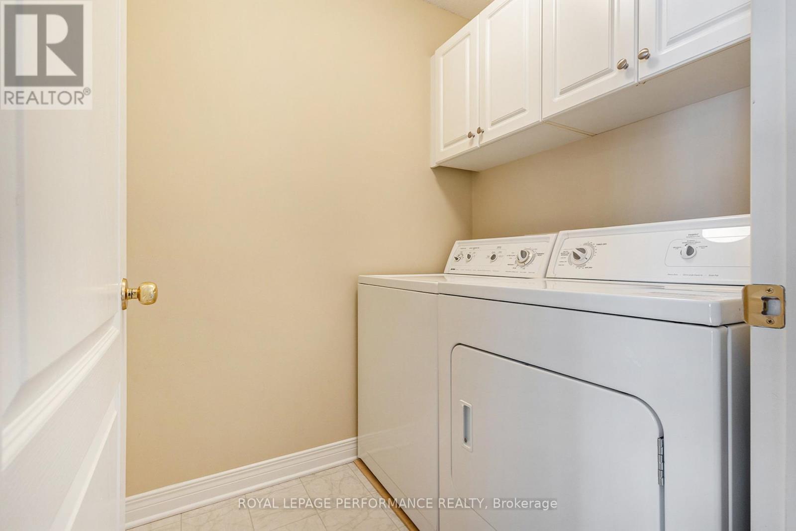












45 COULSON COURT

,
Ottawa,




Ontario
K2K2X9

