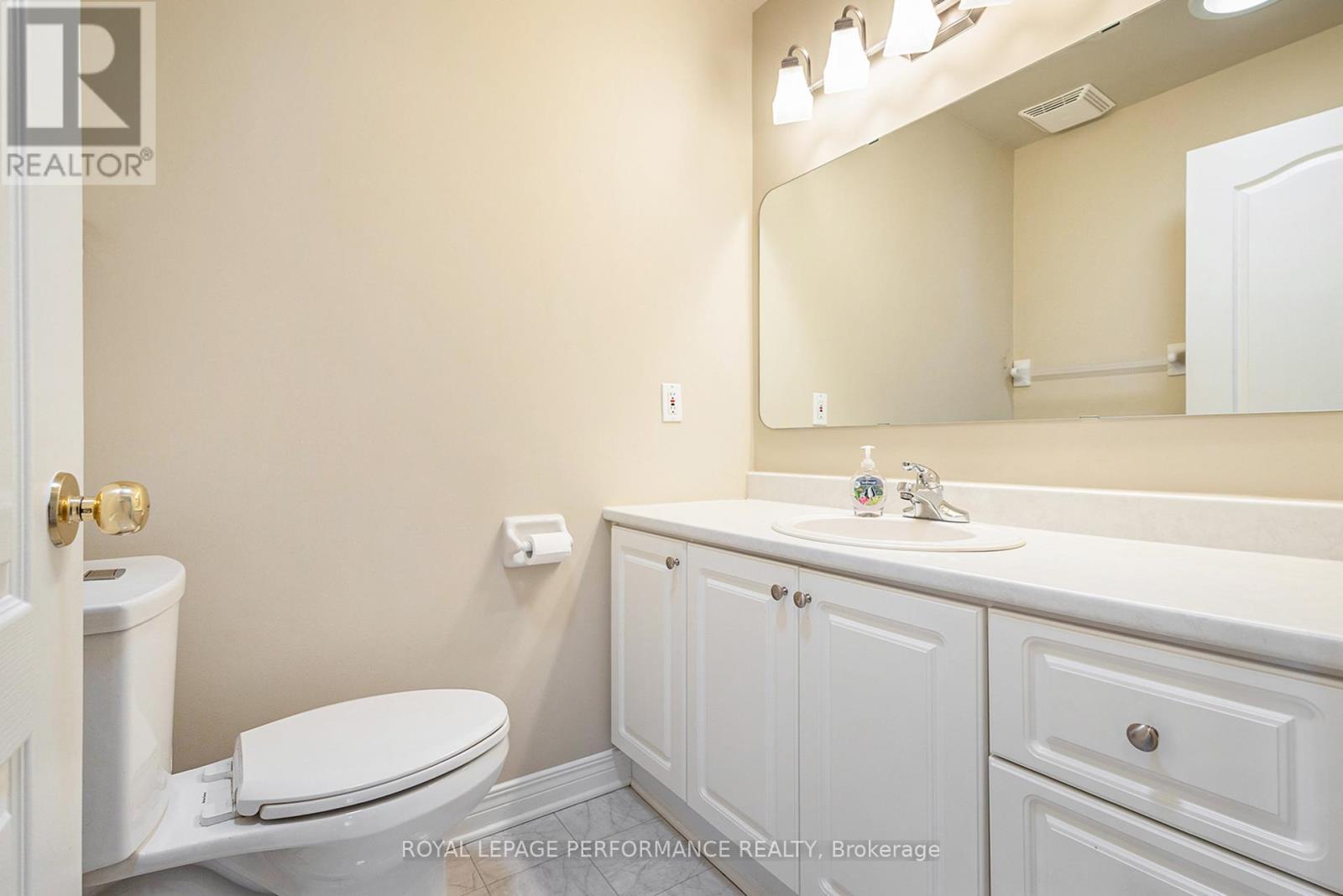 












45 COULSON COURT

,
Ottawa,




Ontario
K2K2X9

