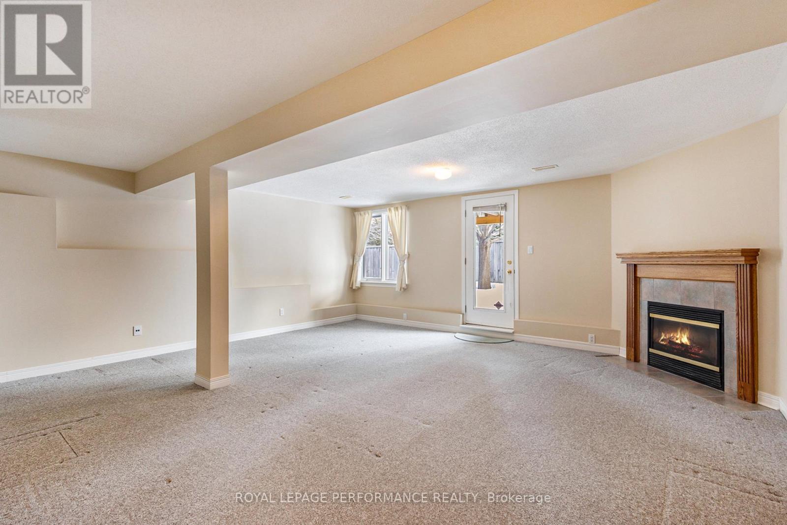 












45 COULSON COURT

,
Ottawa,




Ontario
K2K2X9

