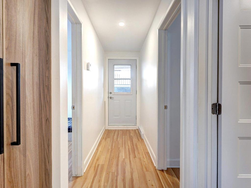 









757


79e Avenue

,
Laval (Chomedey),




QC
H7V3J2

